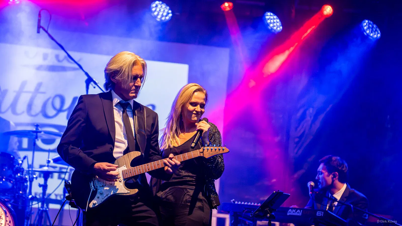 Chris (Git, Voc), SISKA (Vocals) - The ButtonBeFactory
