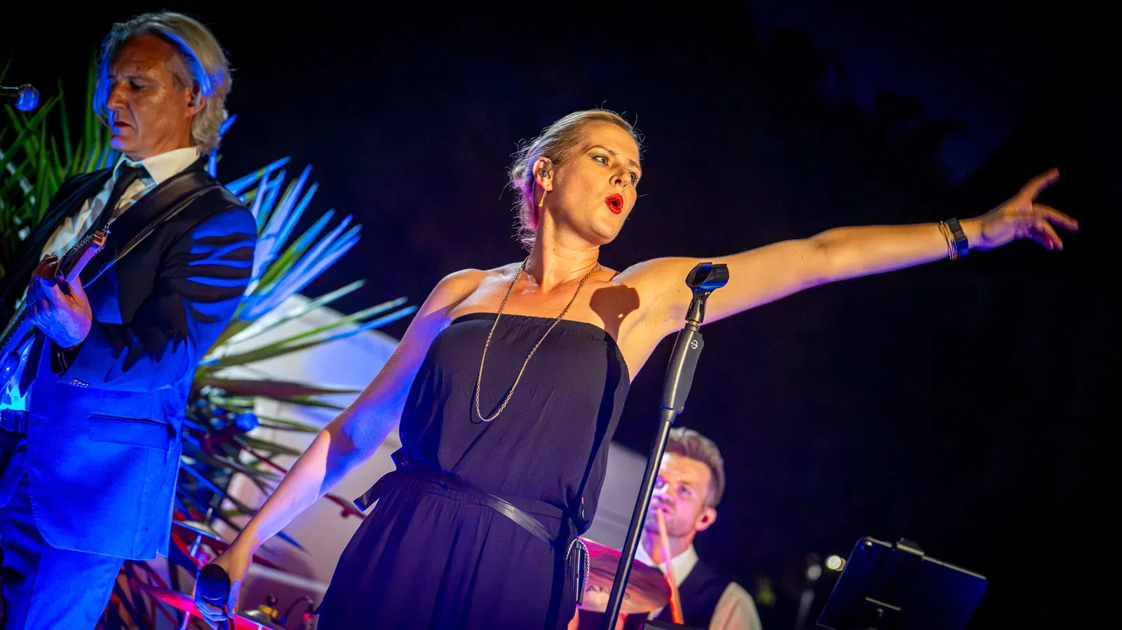 SISKA (Vocals) - The ButtonBeFactory